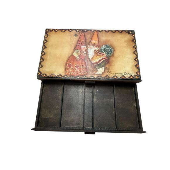 christmas Hand Painted Ukrainian kissing Gnomes Wooden Box Signed Folk Art - Picture 4 of 10